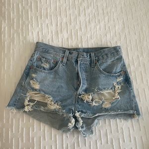 Levi’s 501 cutoff denim shorts